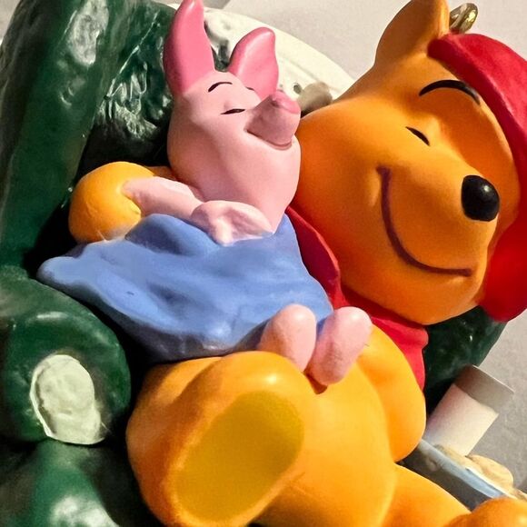 1997 Hallmark Ornament Waitin on Santa Vintage Winnie the Poo & Piglet Ornament - Picture 2 of 6